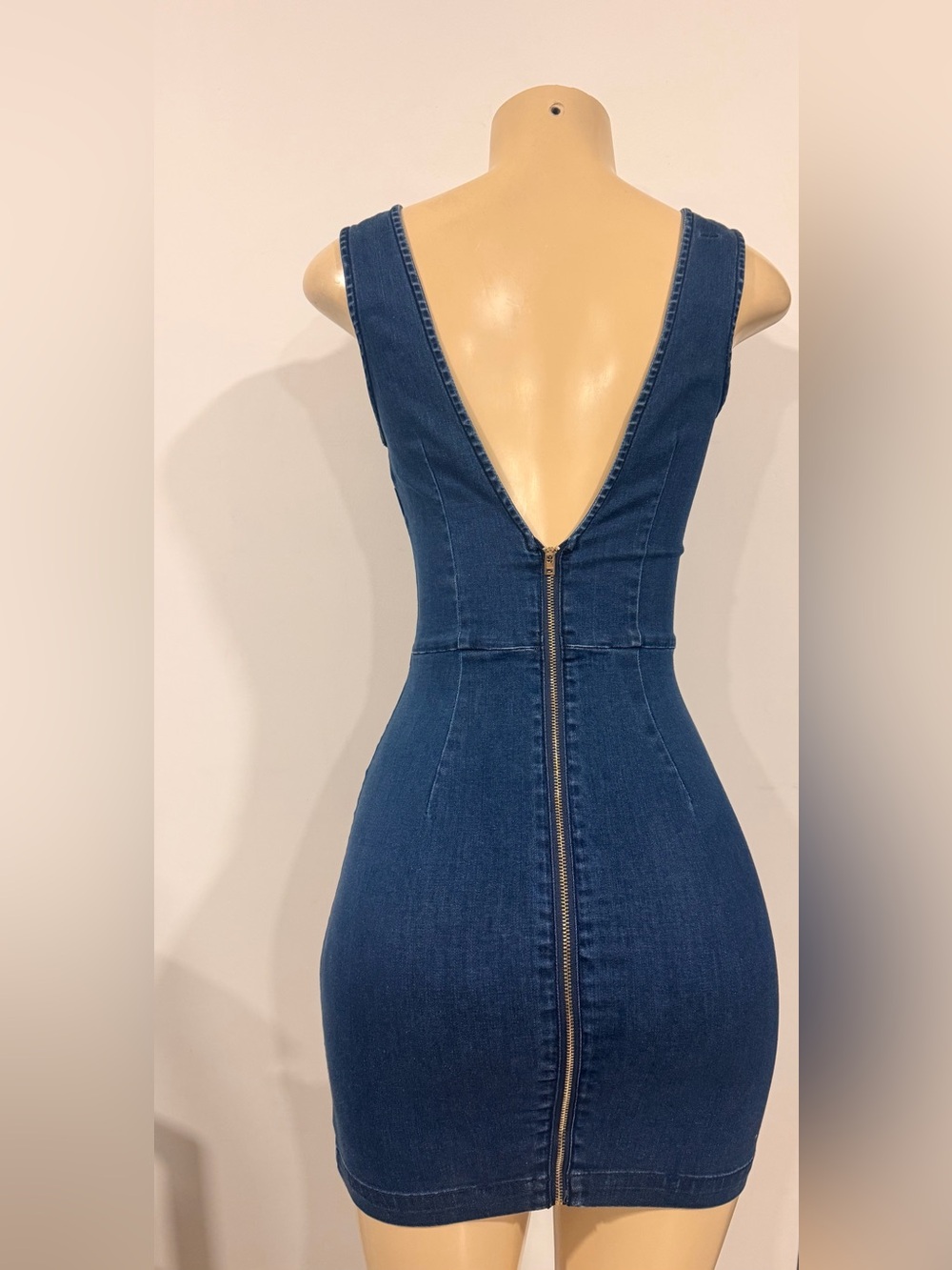 bebe Deep V-Back Dark Blue stretch Denim Sheath Dress with Exposed Zip Y2K